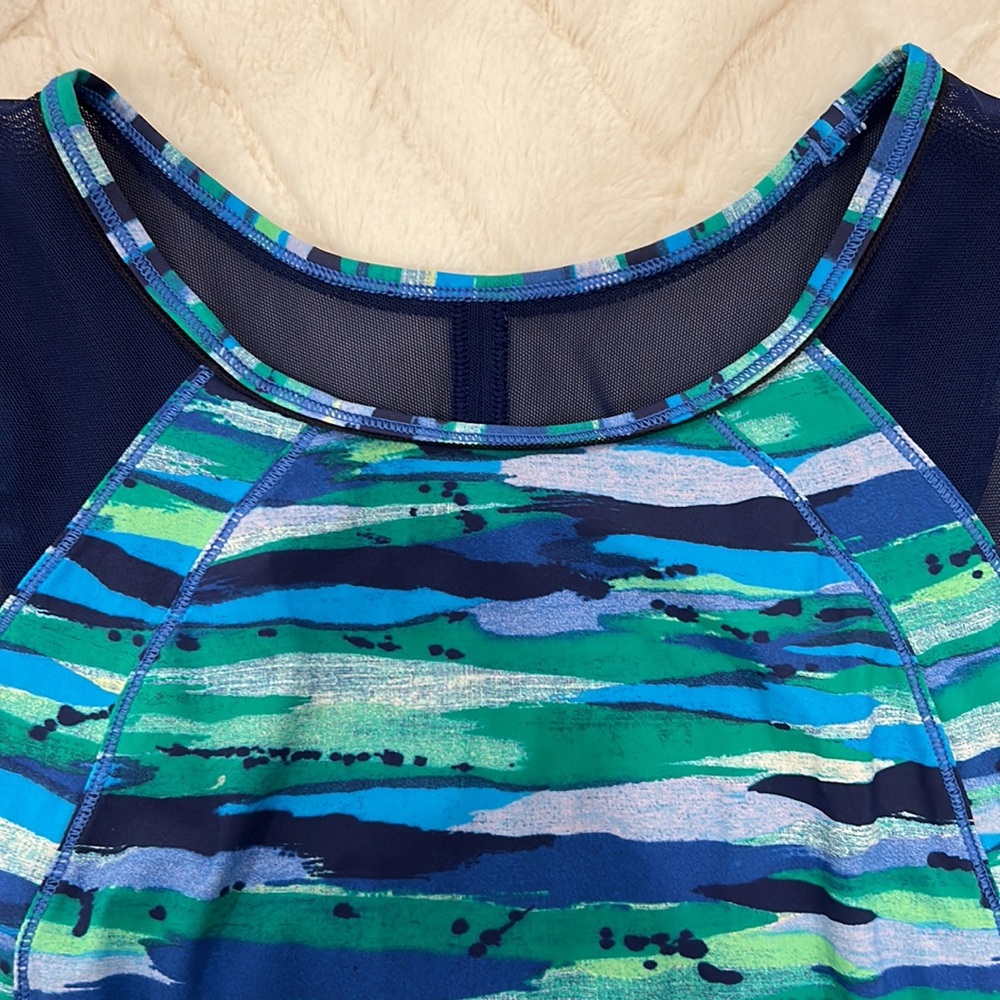 Lululemon Top, Size 6 (chest 34”) - Picture 7 of 7